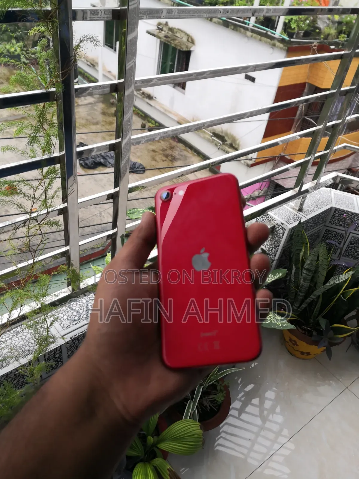 Apple iPhone SE (2020) 128 GB Red