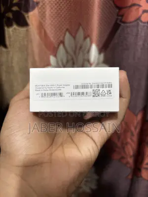 Apple 20 W Original Adapter and Cable