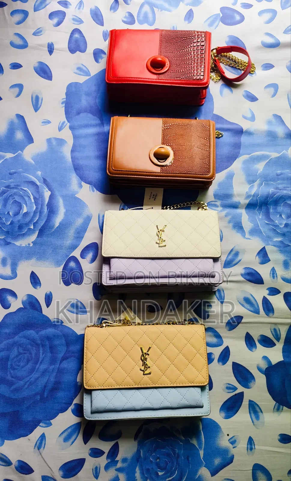 সবগুলো ব্যাগ চায়না থেকে আনা উন্নত মানের।
