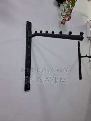 হ্যাঙ্গার গুলো নতুন। নতুন দোকান দেওয়া হয়েছিল তাই কিনা হয়েছে।