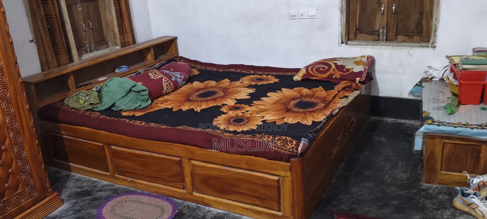 Neem wood bed