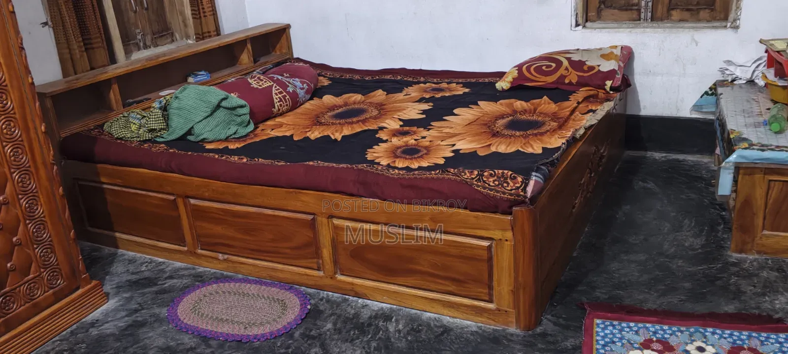 Neem wood bed