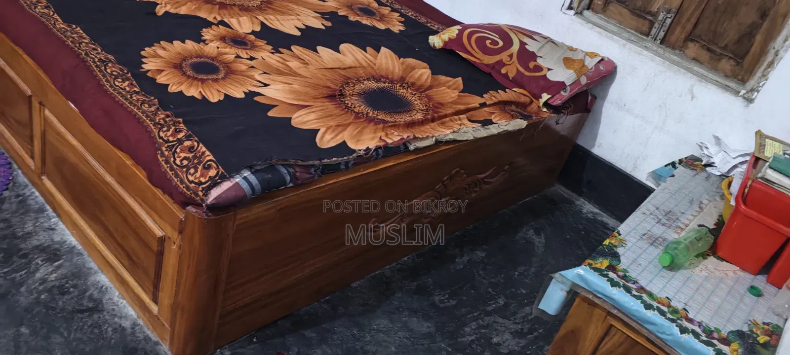 Neem wood bed