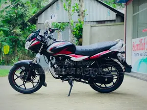 বাজাজ ডিসকভার ১২৫ ২০২৫ ব্ল্যাক