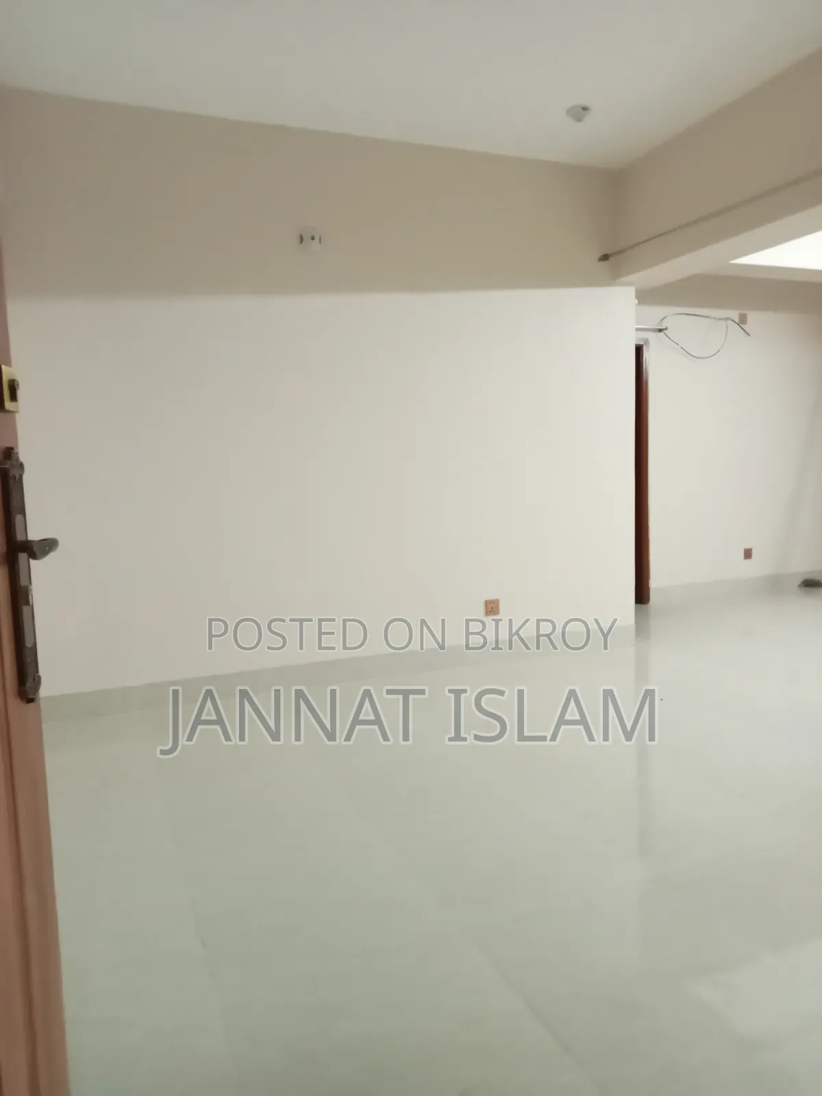 4-bedroom Apartment in Vashantek for Rent