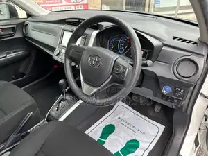 Toyota Corolla Fielder 1.5 Hybrid Front Wheel Drive 2021 Pearl