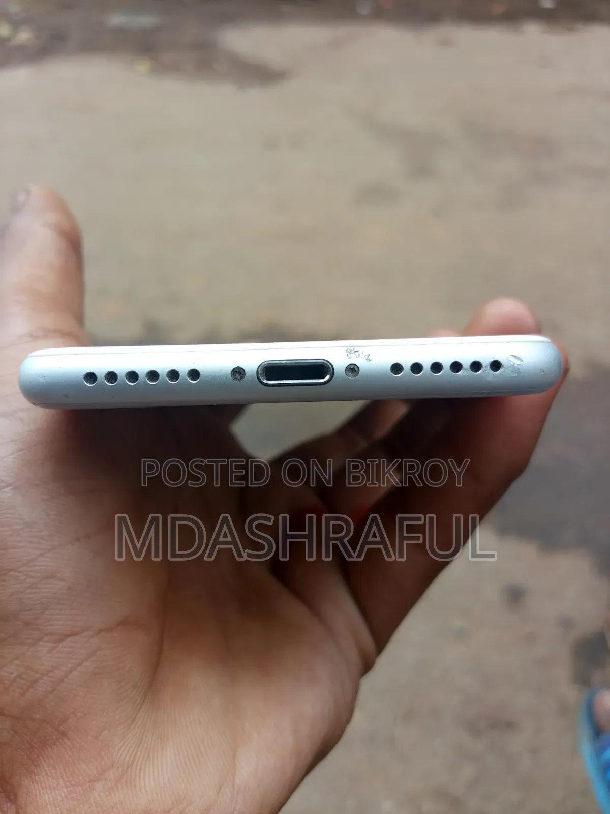 New Apple iPhone 7 32 GB White