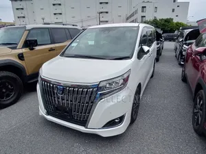Toyota Esquire 2021 Pearl