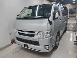 Toyota HiAce 2021 Silver