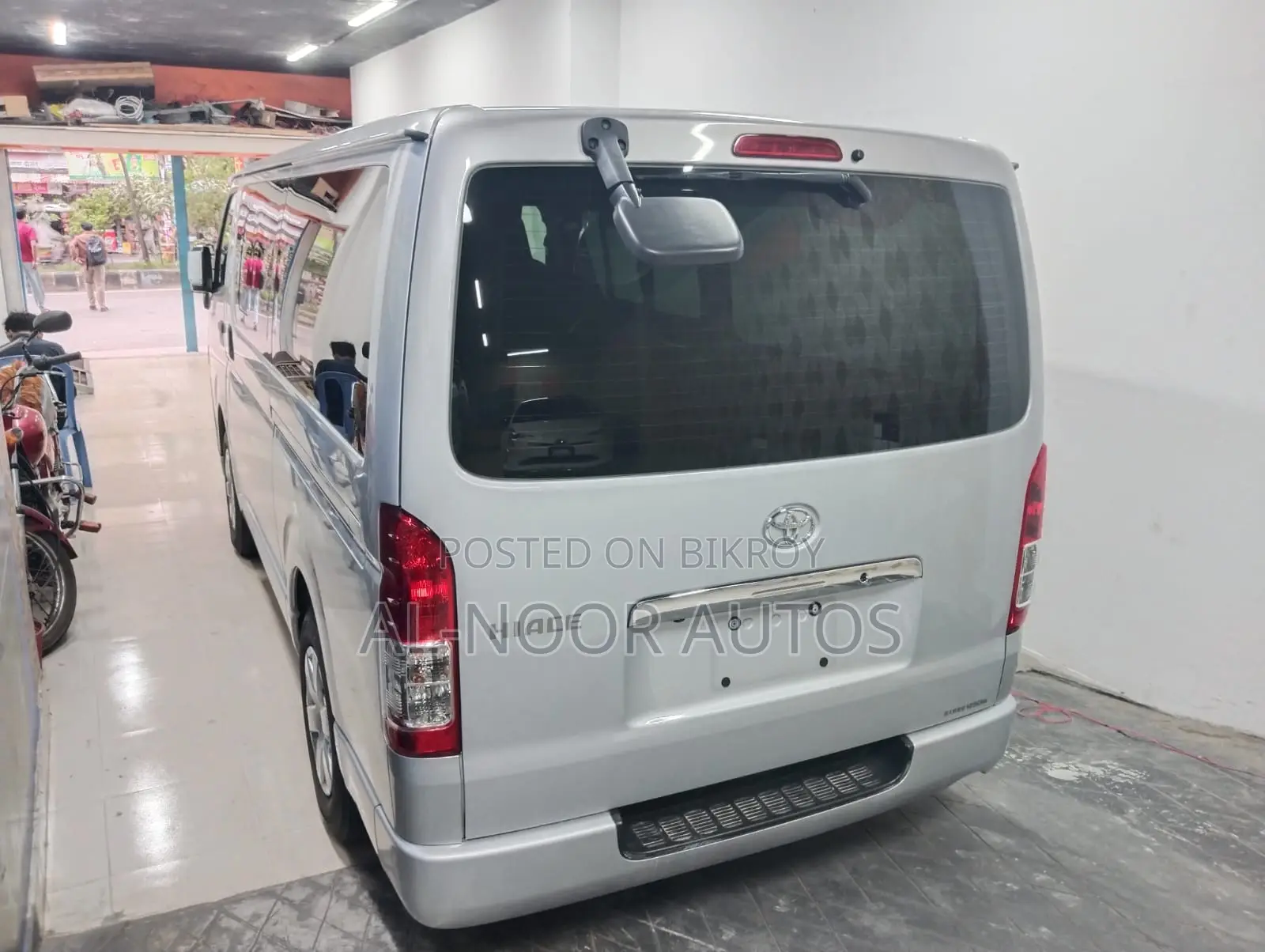 Toyota HiAce 2021 Silver