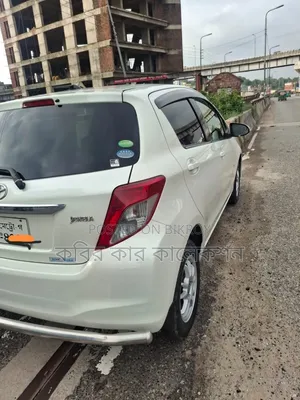 Toyota Vitz 2012 Pearl