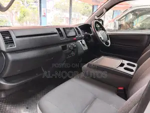 Toyota HiAce 2021 Silver