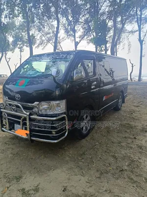 টয়োটা হাইএস ২০১৪ ব্ল্যাক