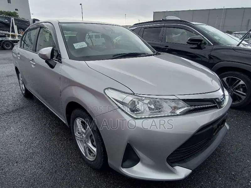 Toyota Axio 2021 Silver