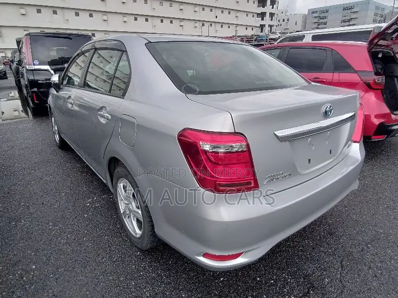 Toyota Axio 2021 Silver