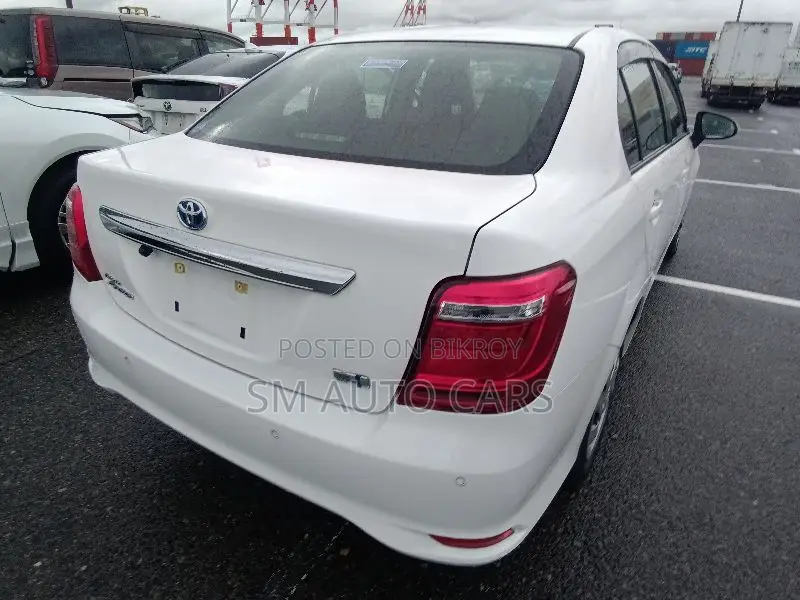 Toyota Axio 2021 White