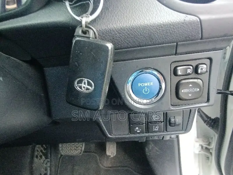 Toyota Axio 2021 White
