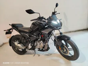 হিরো এক্সট্রিম ১২৫আর ২০২৫ কালো