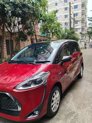 Toyota Sienta 2020 Red