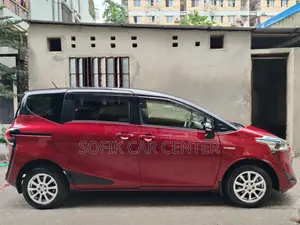 Toyota Sienta 2020 Red
