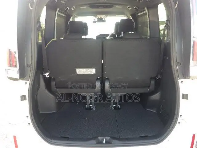 Toyota Noah 2021 Pearl