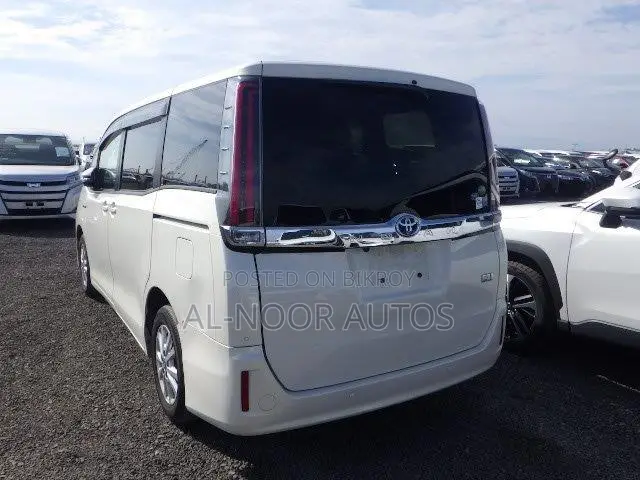 Toyota Noah 2021 Pearl