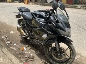সুজুকি জিক্সার এসএফ ২০২২ কালো