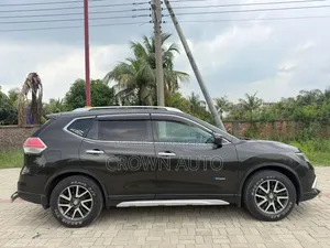 Nissan X-Trail 2016 Green
