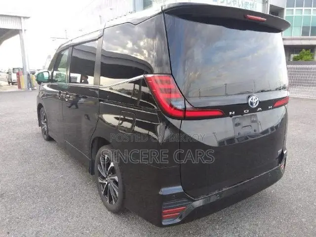Toyota Noah 2022 Black