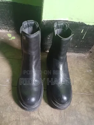 Original Leather Chelsea Boots