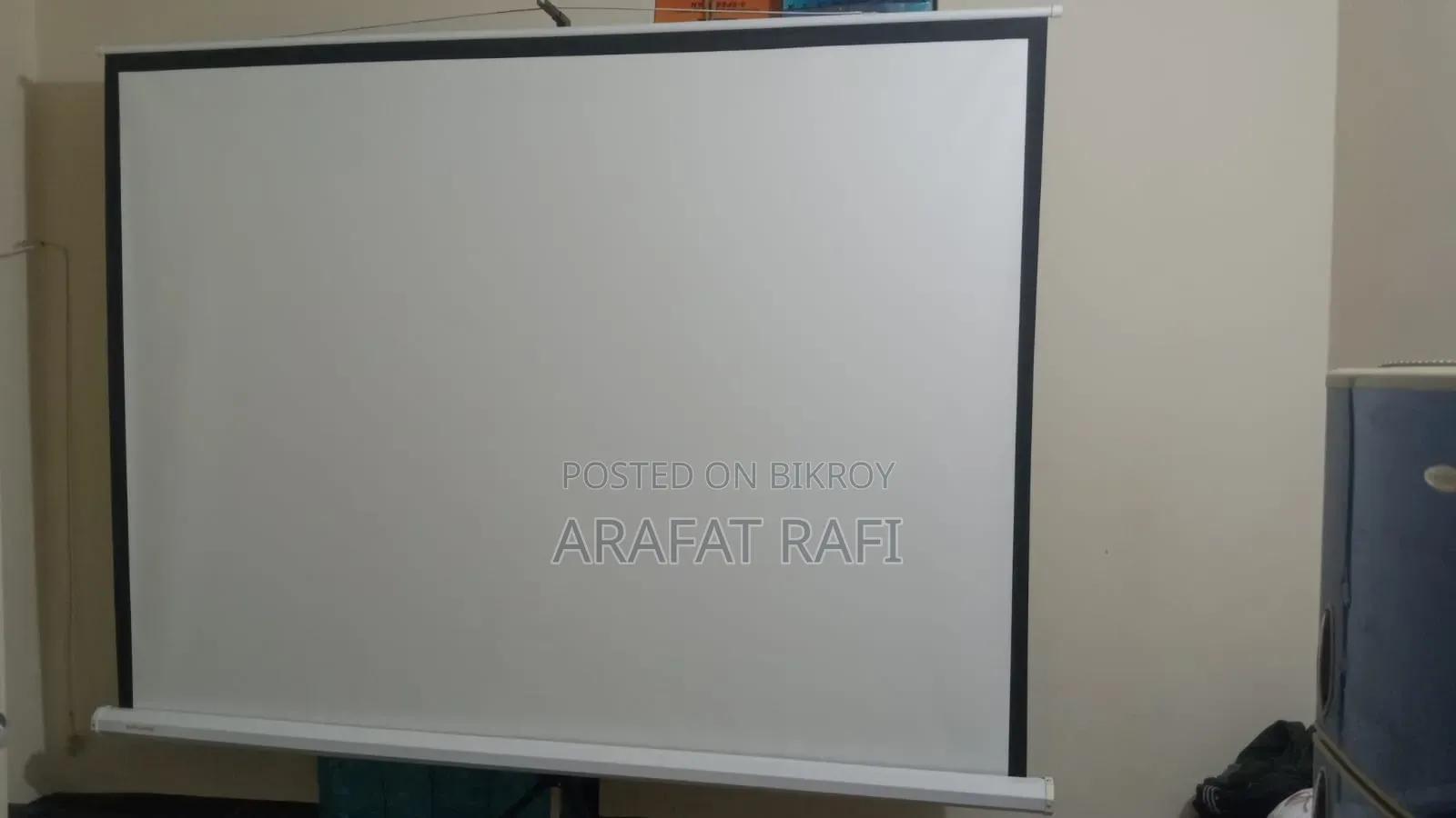 Projector Screen