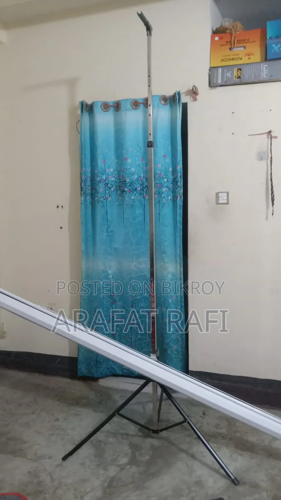 Projector Screen