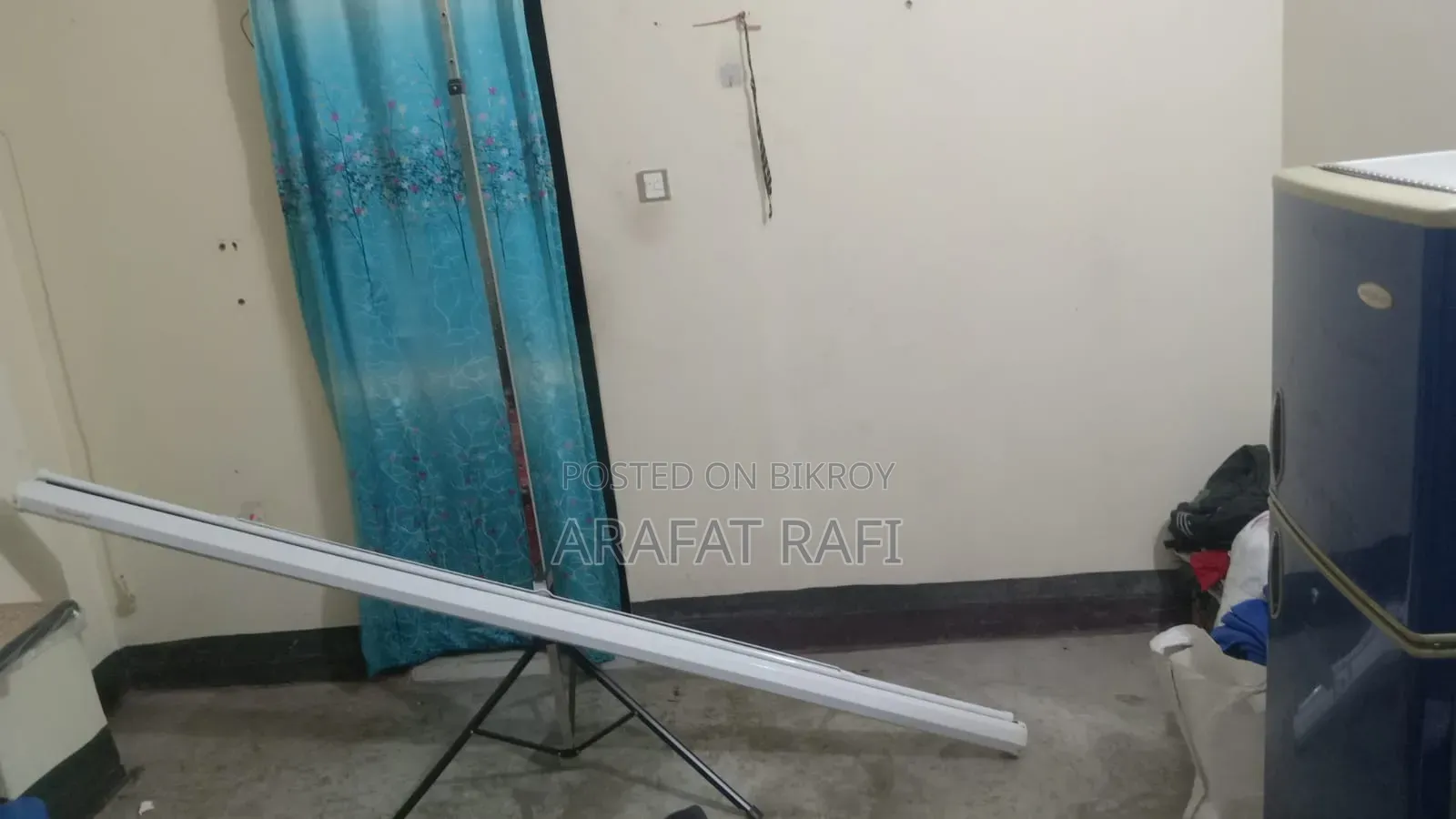 Projector Screen