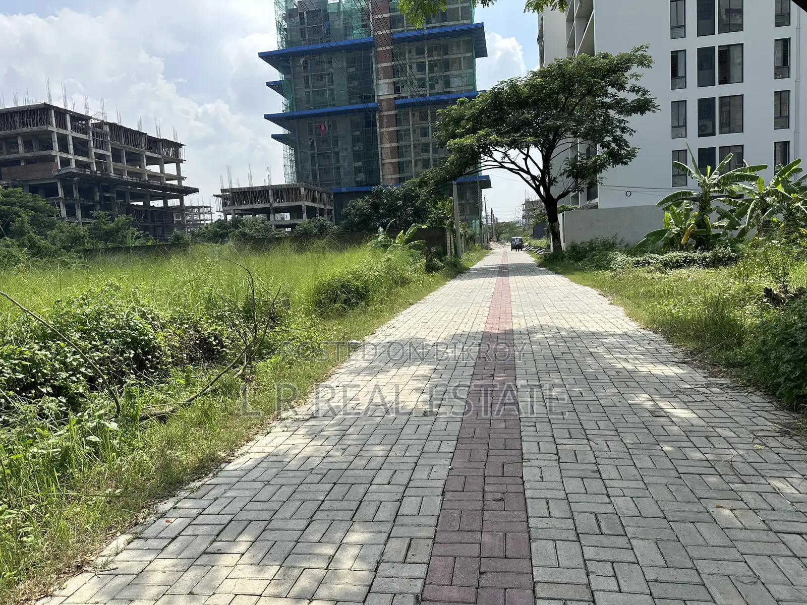Block-M, 7.5-Katha, South-Facing Plot for Sale, Bashundhara R/A