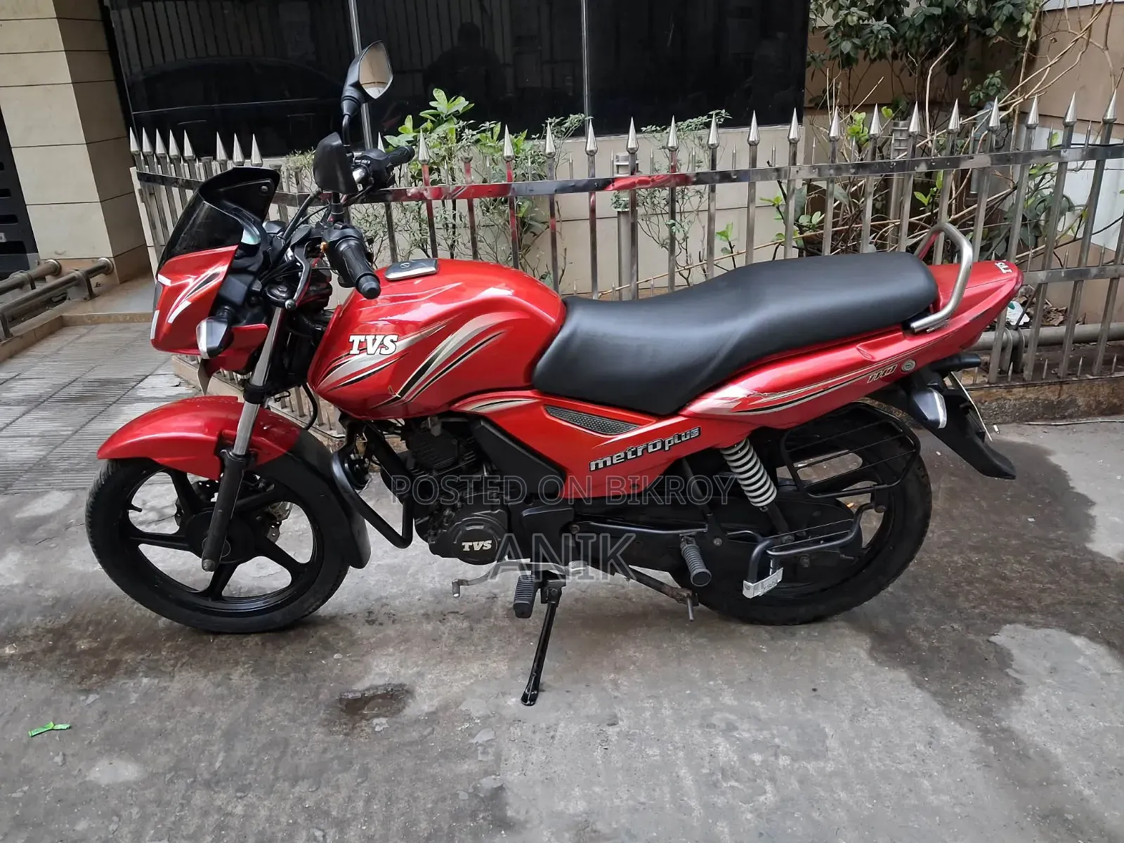 টিভিএস মেট্রো প্লাস ২০১৭ রেড