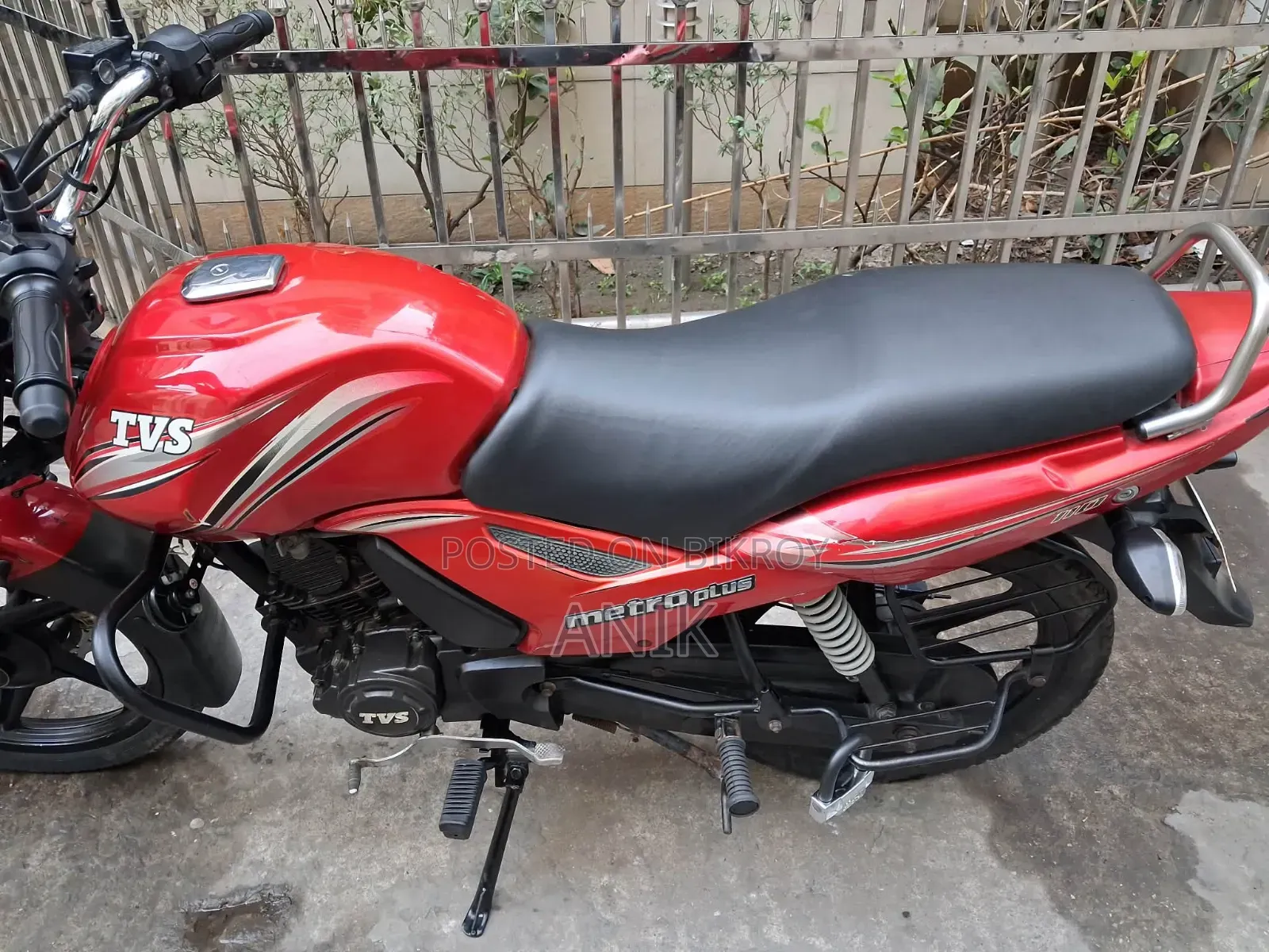 টিভিএস মেট্রো প্লাস ২০১৭ রেড