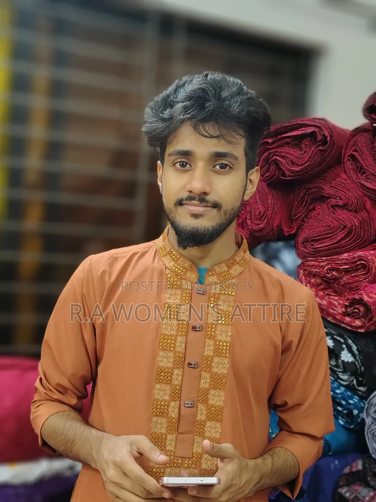 শোরুম সেলস এক্সিকিউটিভ | অভিজ্ঞ প্রার্থী