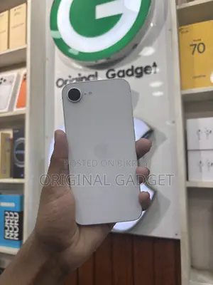 Apple iPhone 16e 128 GB White