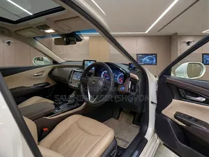 Toyota Crown 2018 White