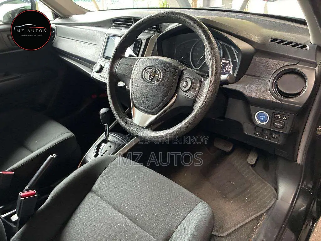 Toyota Corolla Fielder 1.5 Hybrid FWD 2021 Black