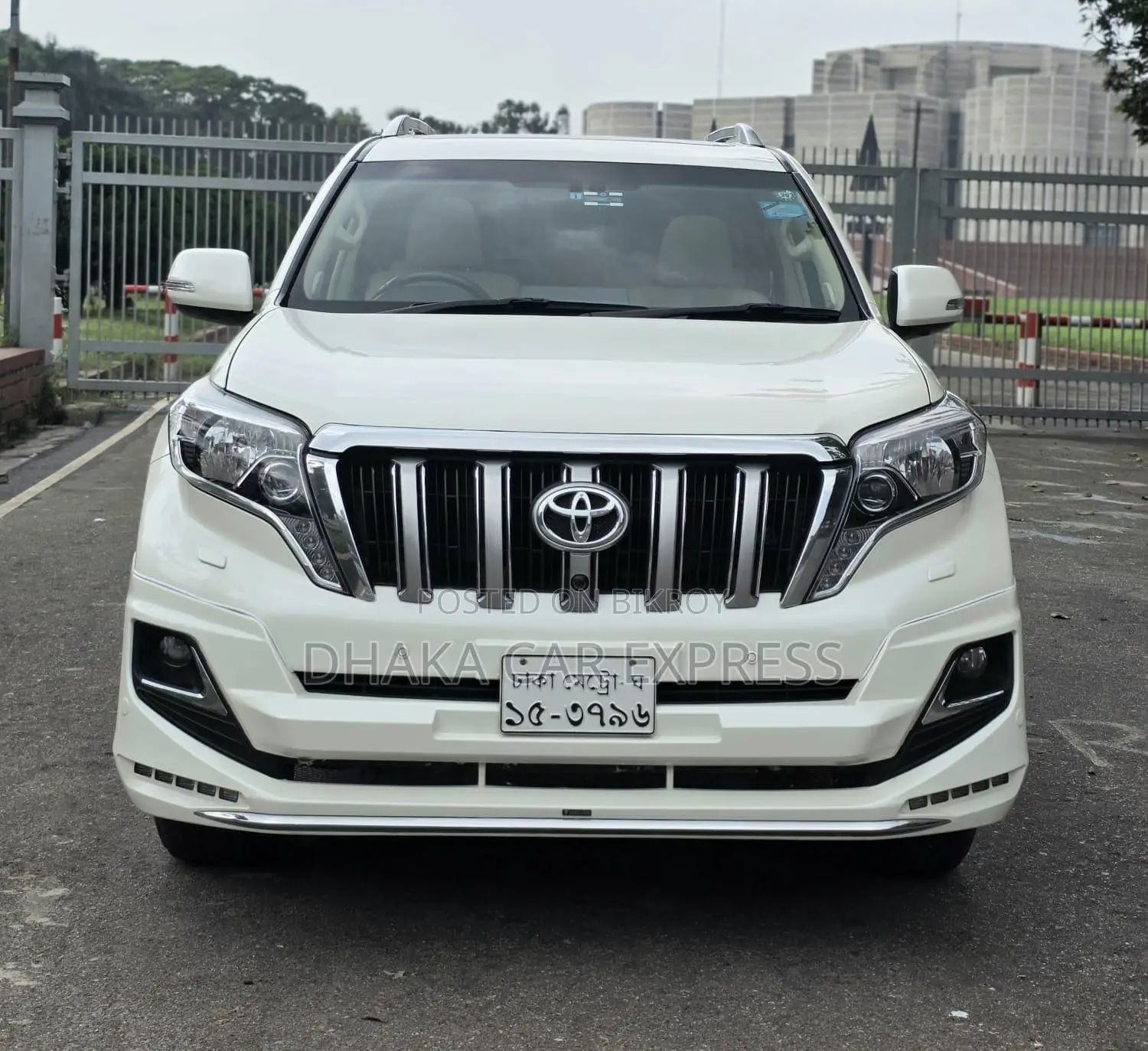 Toyota Land Cruiser Prado 2016 Pearl