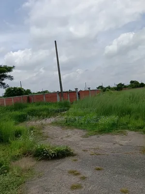 সেক্টর-৮ এ ১০০ ফুট রাস্তার উপরে ৫ কাঠার প্লট