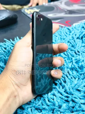 Apple iPhone SE (2020) 128 GB Black