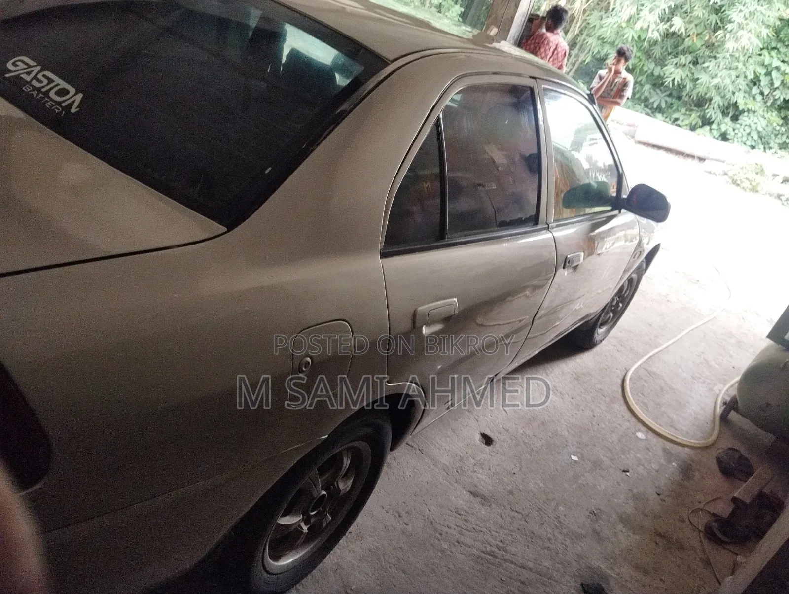 Mitsubishi Lancer 2000 Gold