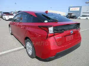 Toyota Prius 2021 Red