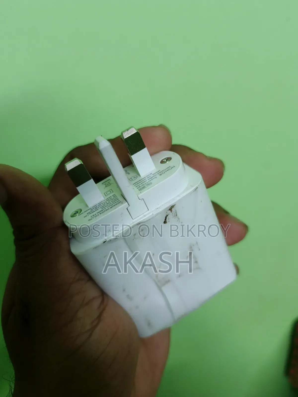 অনার ২০০ এর চার্জার এবং ক্যাবল