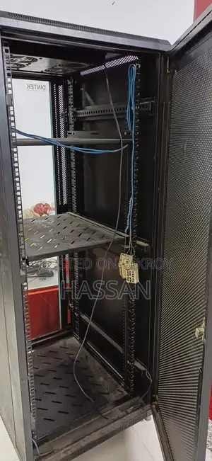 Dintek 32U Server Rack For Office/Data Lab