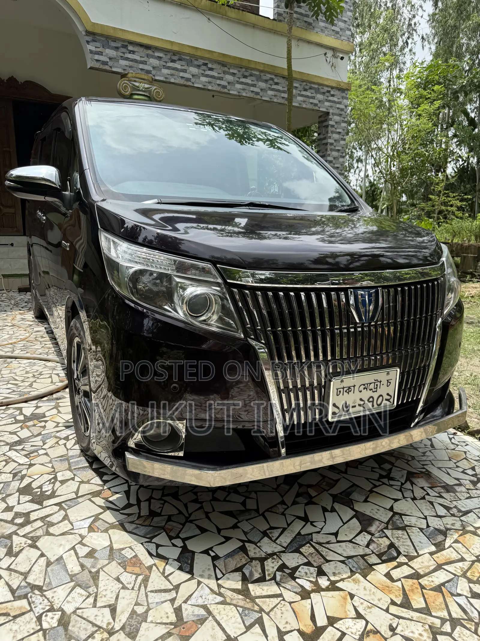 Toyota Noah 1.8 FWD Hybrid (7 Seater) 2015