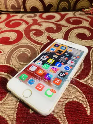 Apple iPhone 6s 64 GB Rose Gold