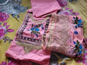 মহিলাদের ফ্যাশন ড্রেস Unstitched
